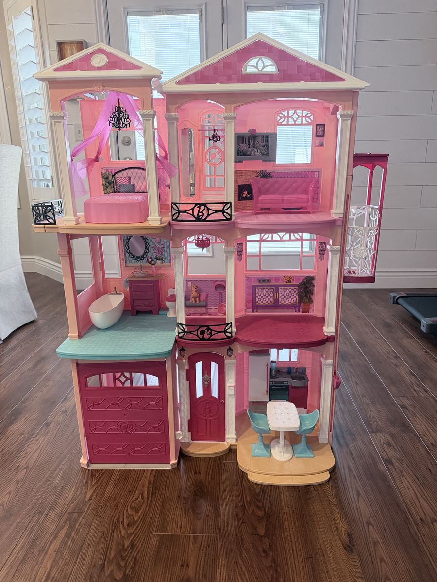 Barbie Dreamhouse 3-Story Dollhouse with Elevator, Furniture & Accessories