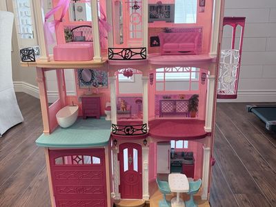 Barbie Dreamhouse 3-Story Dollhouse with Elevator, Furniture & Accessories