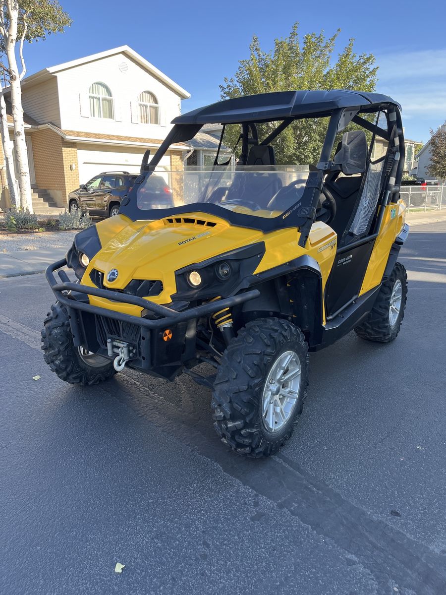 Can-Am Commander XT 1000 Rotax UTV - Yellow
