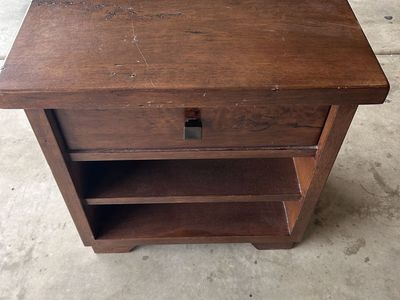 Pottery Barn Open-Shelf Nightstand – Dark Wood