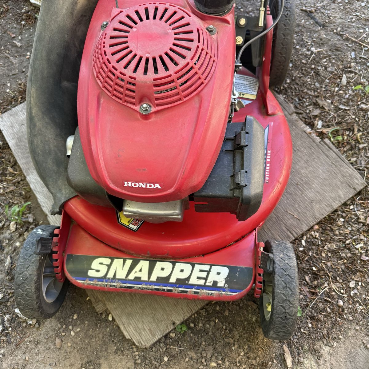 Snapper Hi-Vac Lawnmower with Honda Engine