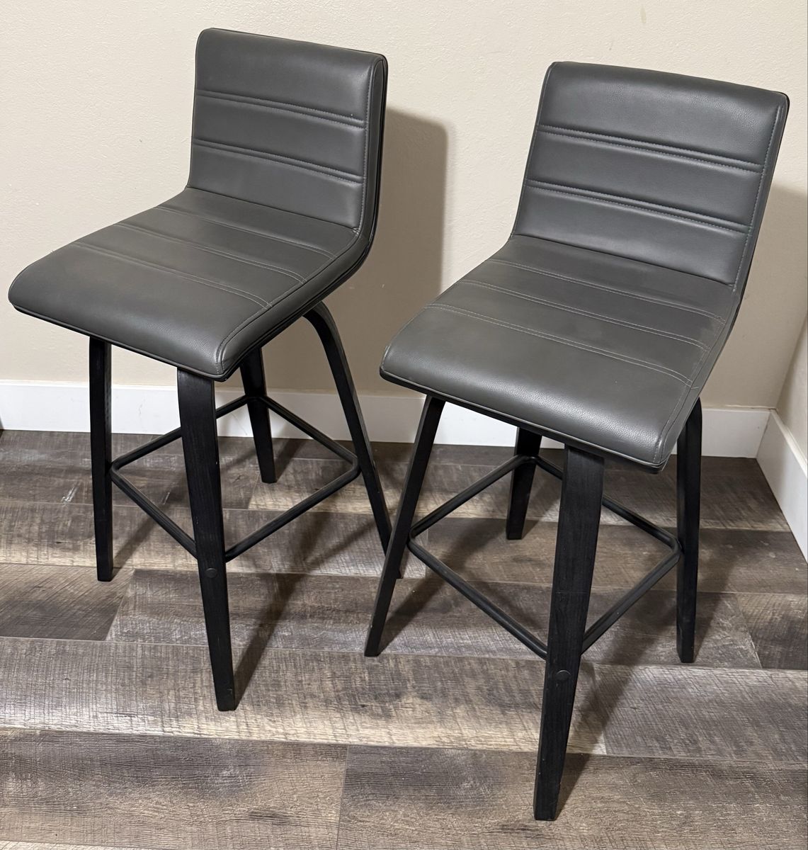 Bar stools (Gray) in Excellent Condition