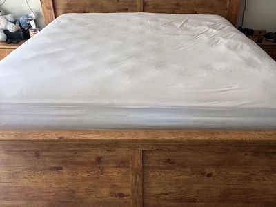 King Size Wood Platform Bed Frame with Headboard and Footboard (includes boxsprings but not mattress)