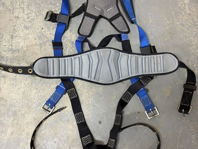 Safety Harness. Brand new 50$ 4 different safety harnesses for roofing/framing see pics