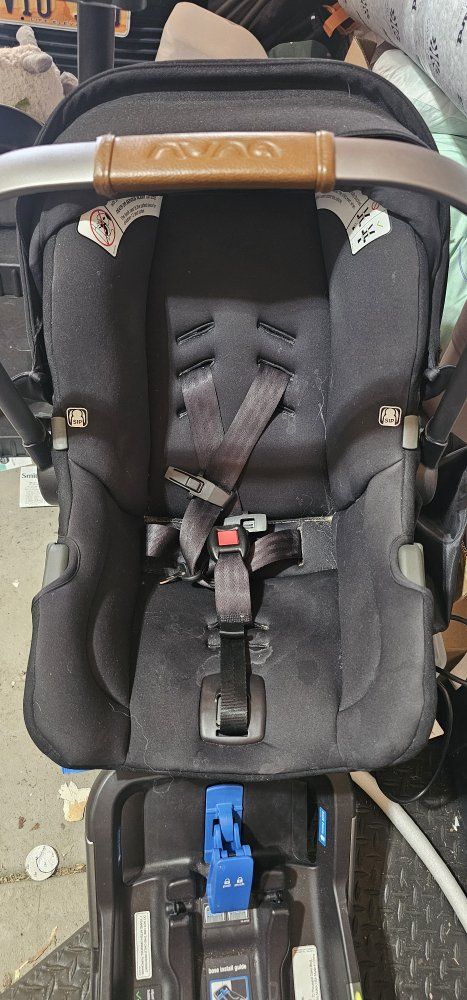 2 Nuna Pipa Carseats