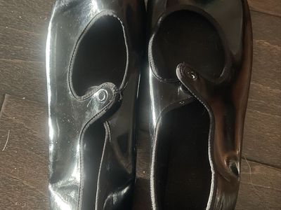 Black Tap Shoes size 6