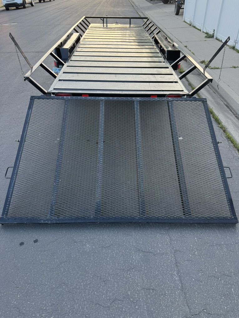 Main image 6
