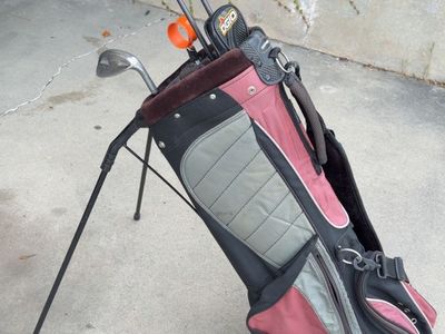 OGIO GOLF BAG OR TAYLOR MADE GOLF CLUBS WEDGE