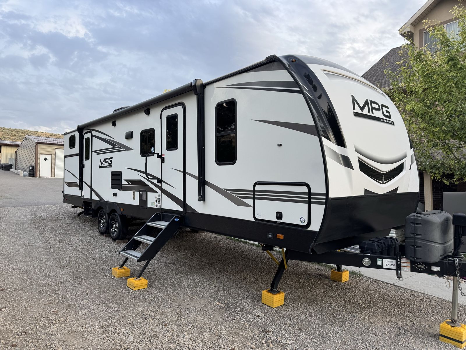 2021 MPG ULTRA LITE 3100BH **BASICALLY NEW**