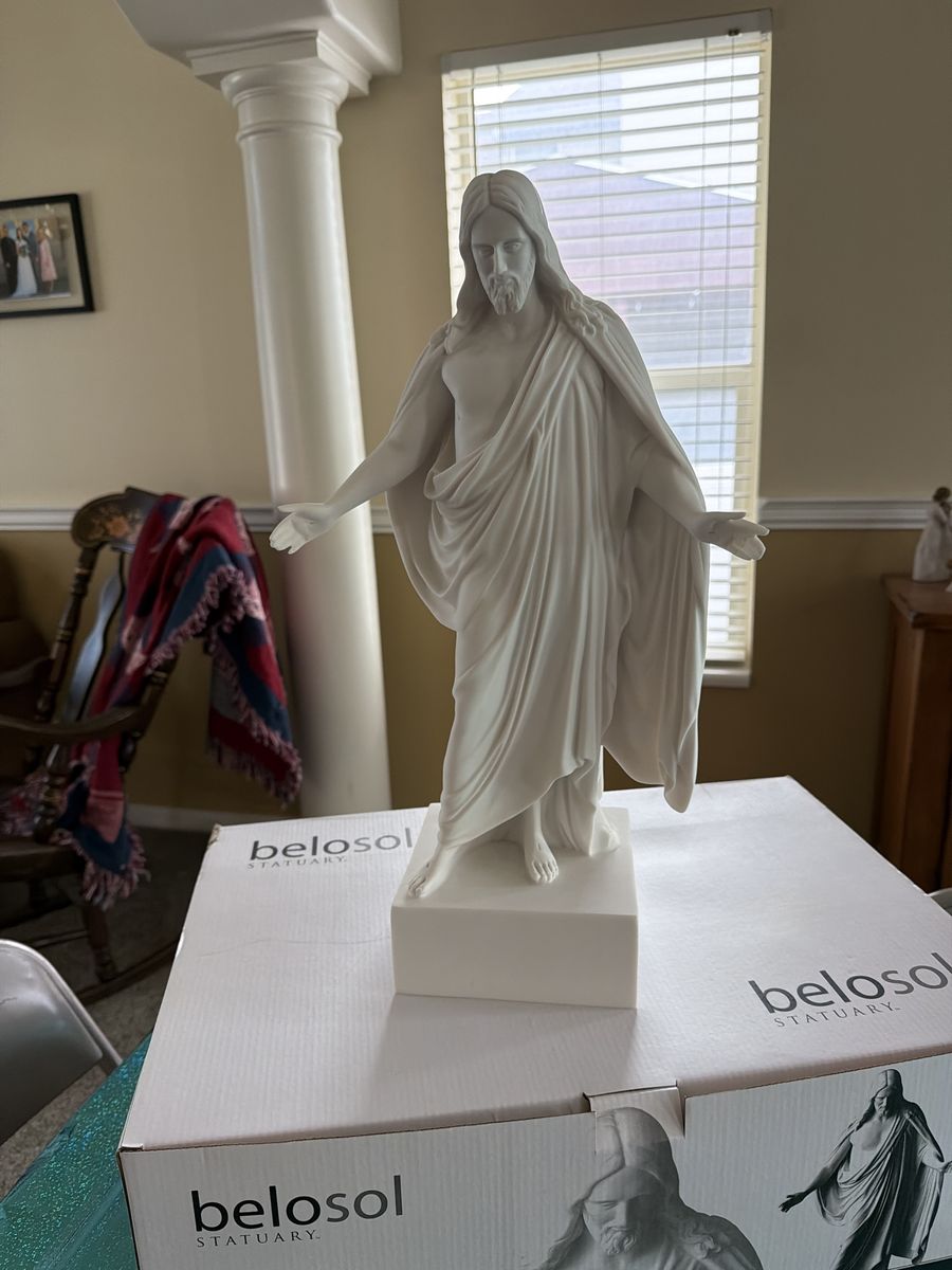 Christus statue 19”