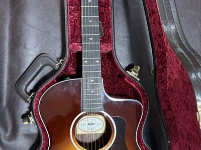 Taylor 214ce-SB DLX Grand Auditorium Acoustic-Electric Guitar - Sunburst, Excellent Condition