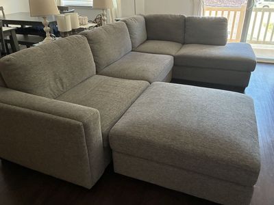 Spacious Gray Fabric Sectional Sofa with Ottoman - Excellent Condition Living Room Furniture