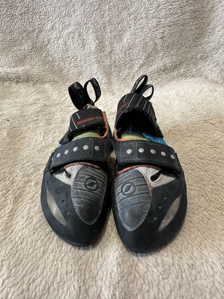 Scarpa Boostic Youth Size 4 Velcro, Climbing Shoes