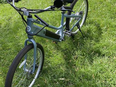 e-bike, light blue