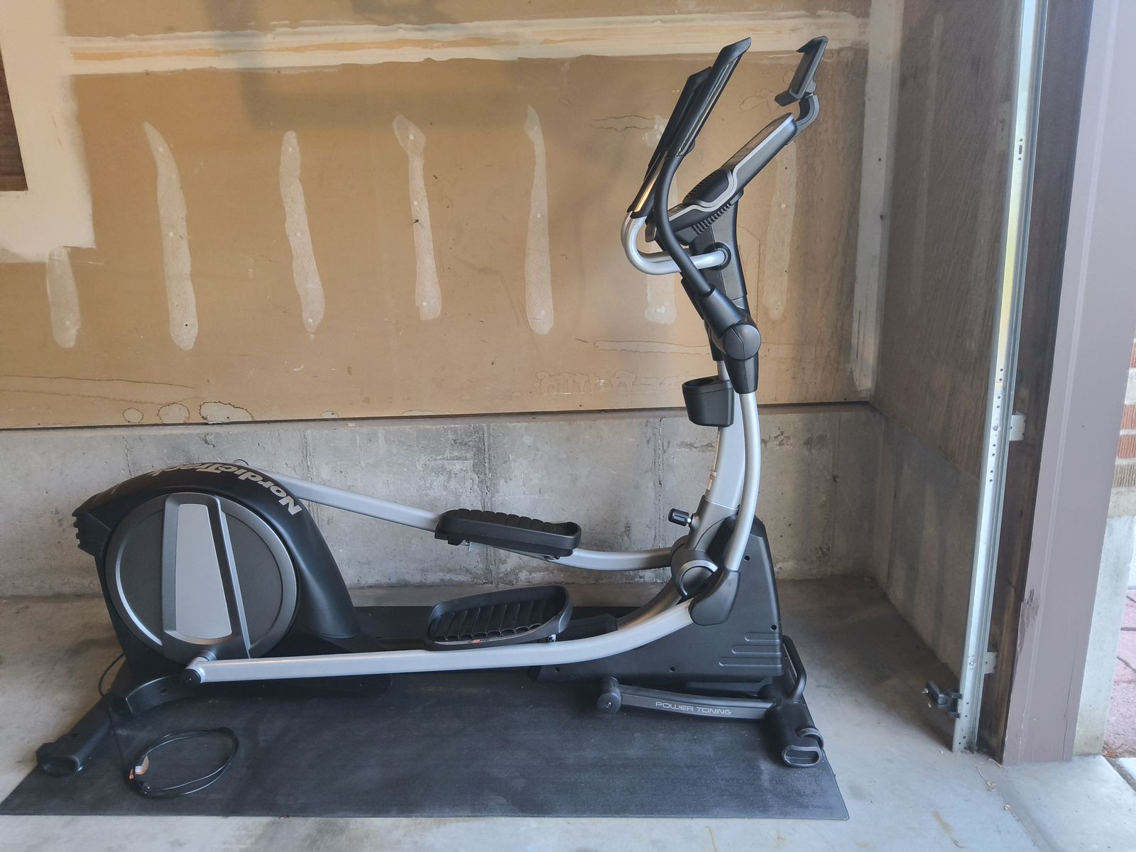 NordicTrack SE7i Elliptical - Works Great, Just Need the Space