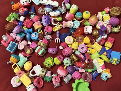 Shopkins Mini Figures Mixed Lot - Assorted Collectible Toys