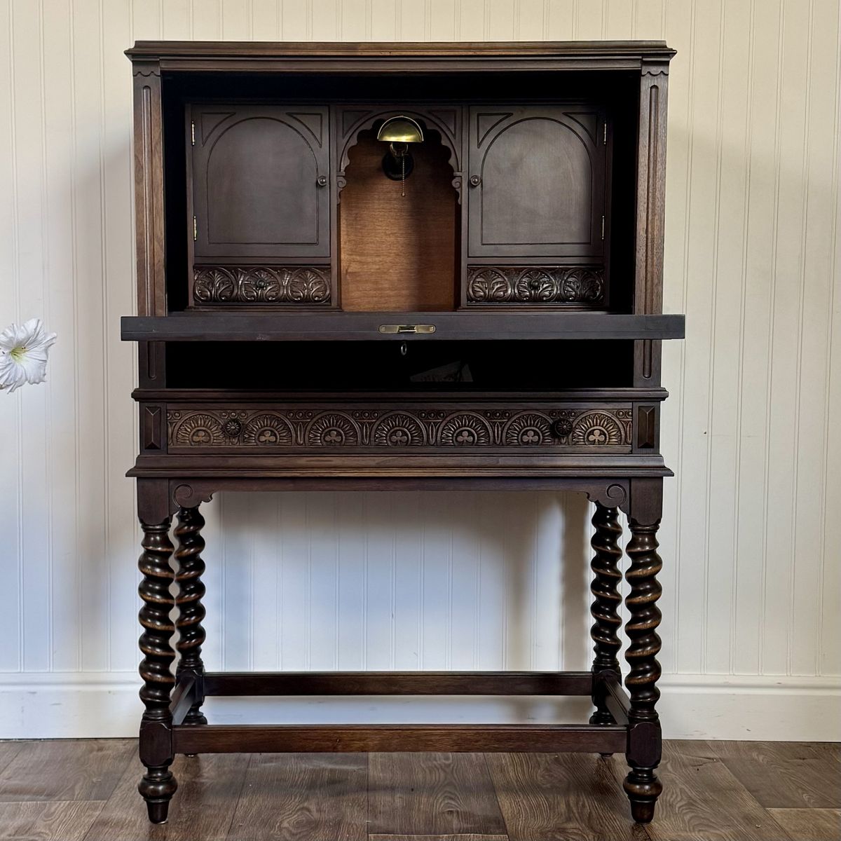 Main image 8