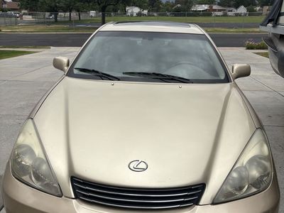 Gold Lexus ES 300 Sedan