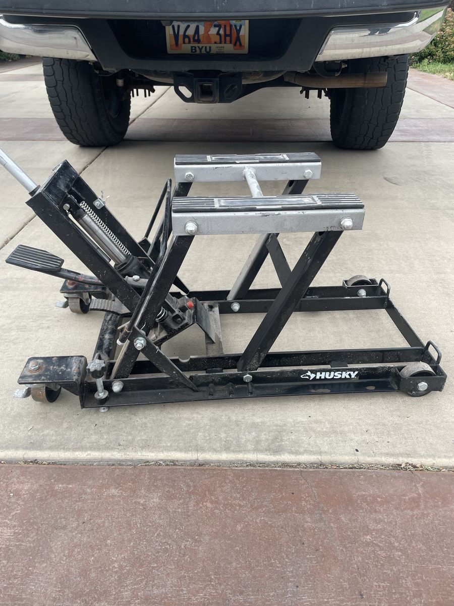 Husky Hydraulic Motorcycle/ATV Jack Lift Stand with Wheels