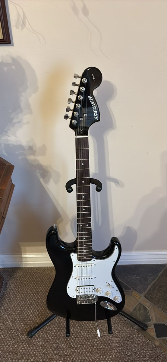 Fender Starcaster Strat Electric Guitar Black with White Pickguard