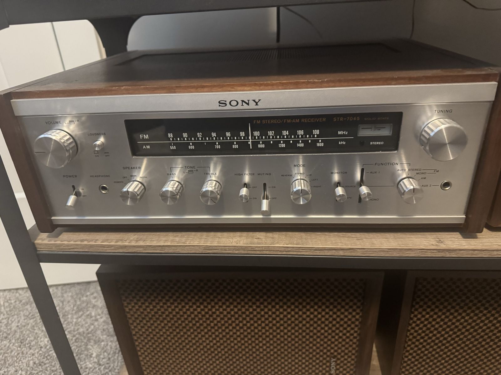 Classic Sony Stereo STR-7045