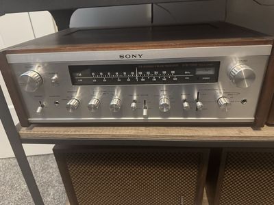 Classic Sony Stereo STR-7045