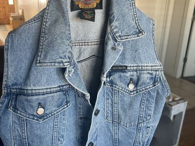 Like New Womens Harley Vest