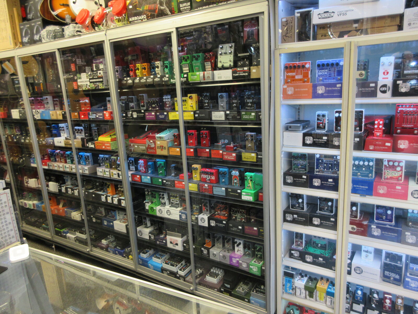 New effects pedals over 400 different models in stock free patch cable