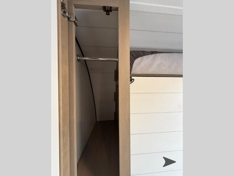 Main image 12