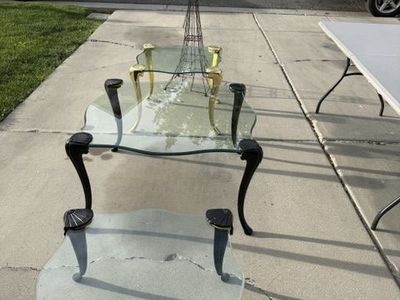 Lot of 3 table glass