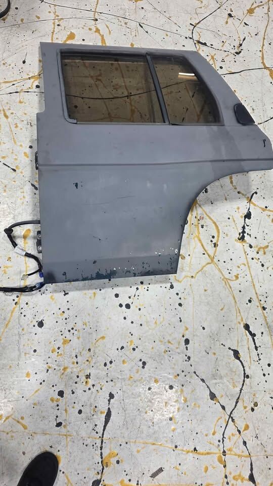 1991 Nissan Pathfinder Rear Doors Complete