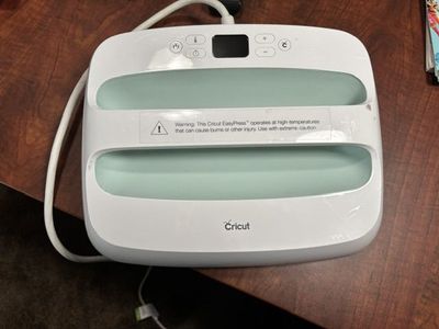 Cricut Heat Press 10" X 12".