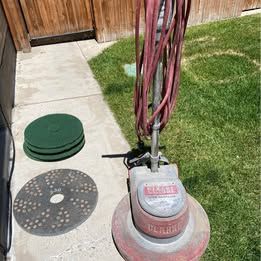 Clarke 2000 Floor Maintainer with Pads