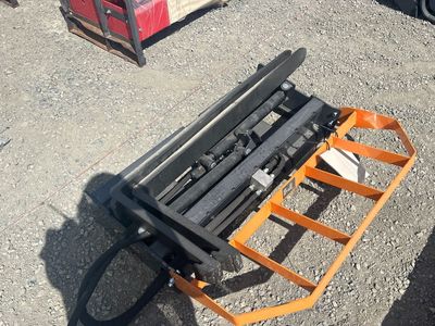 SKID STEER HYDRAULIC FORKS
