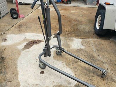Patient Lift. Hydraulic. With harness and sling.