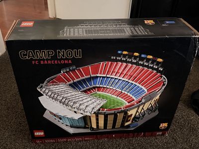 LEGO Stadium Camp Nou - FC Barcelona Set 10284 (5509 Pieces)