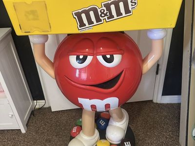 M&M display