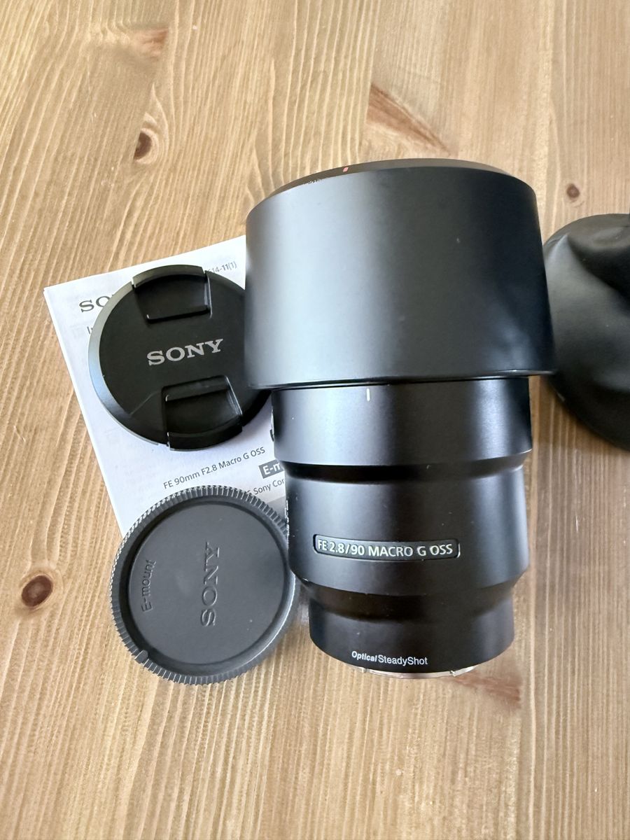 Sony FE 90mm f/2.8 macro lens G OSS