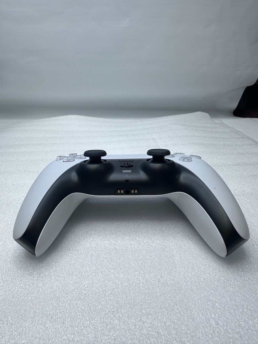 Main image 6