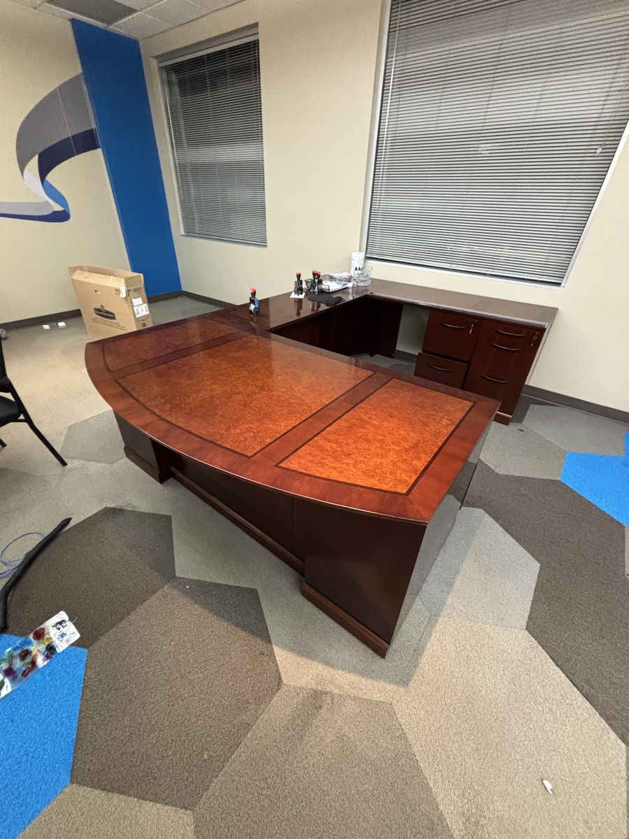 Executive Desk Set