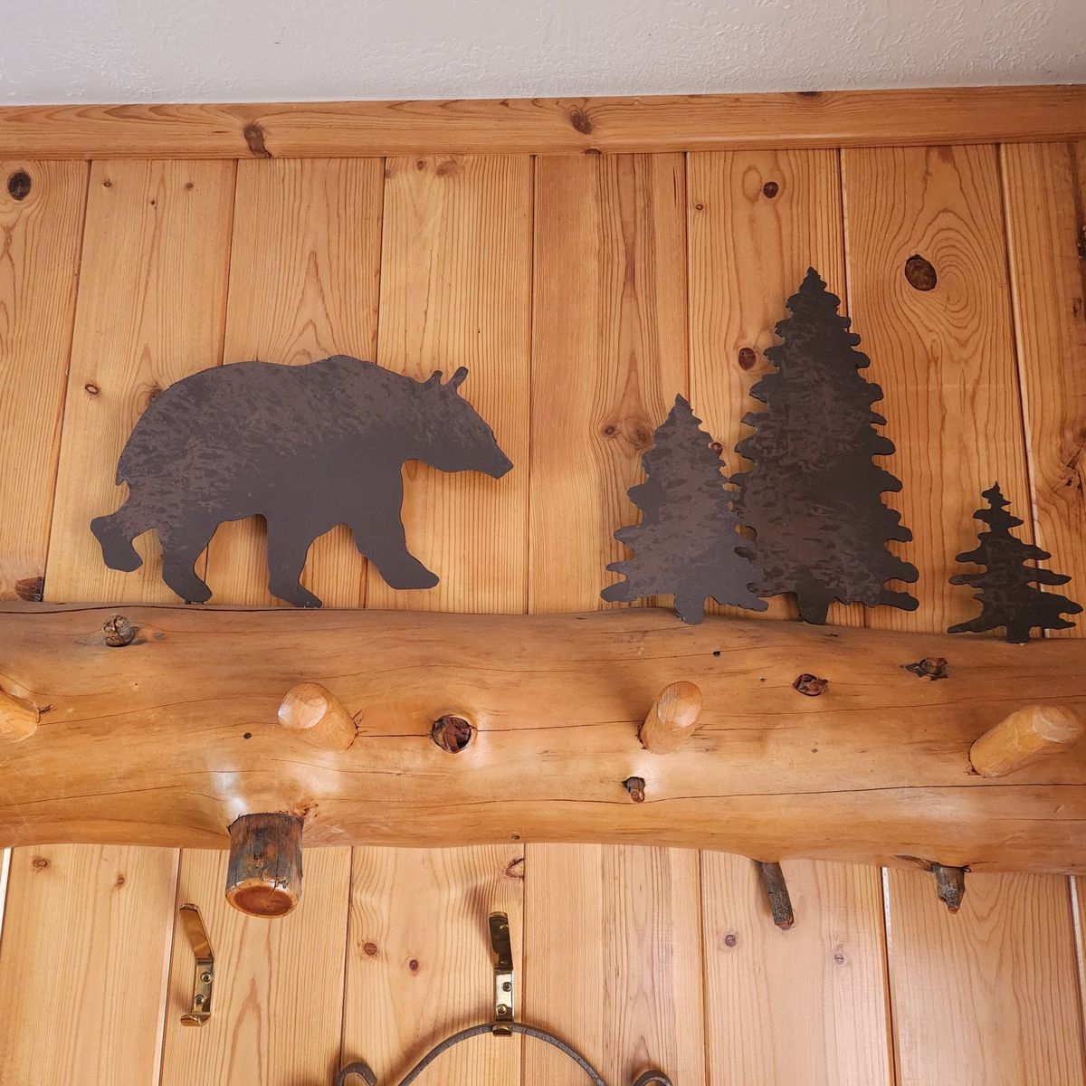 pine log hat rack