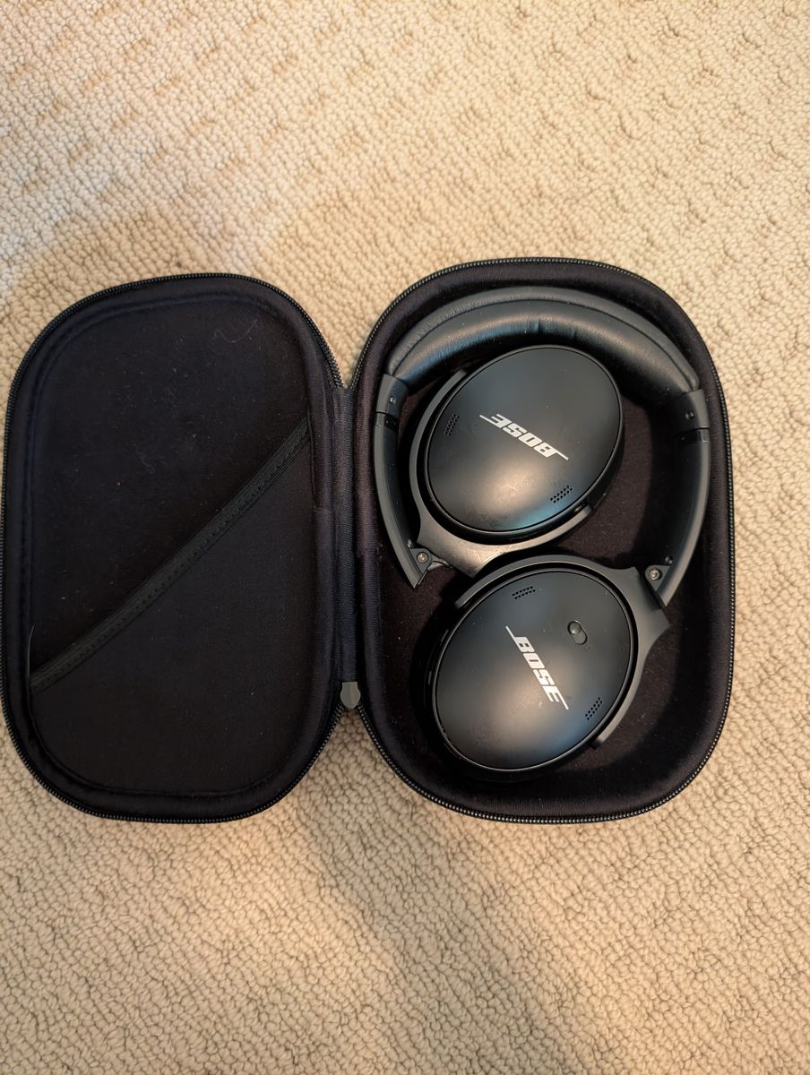 Bose QuietComfort 45 (QC45) Noise-Cancelling Headphones - Black with Case