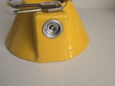 PF-10 king pin lock