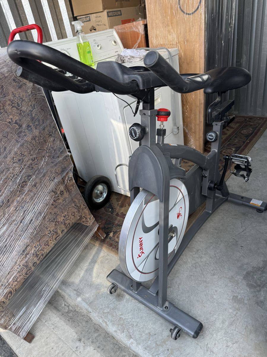 Sunny Health & Fitness Indoor Cycling Exercise Bike with LCD Monitor