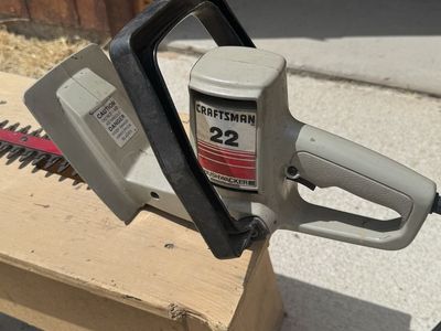 Craftsman 22 Bushwacker Electric Hedge Trimmer