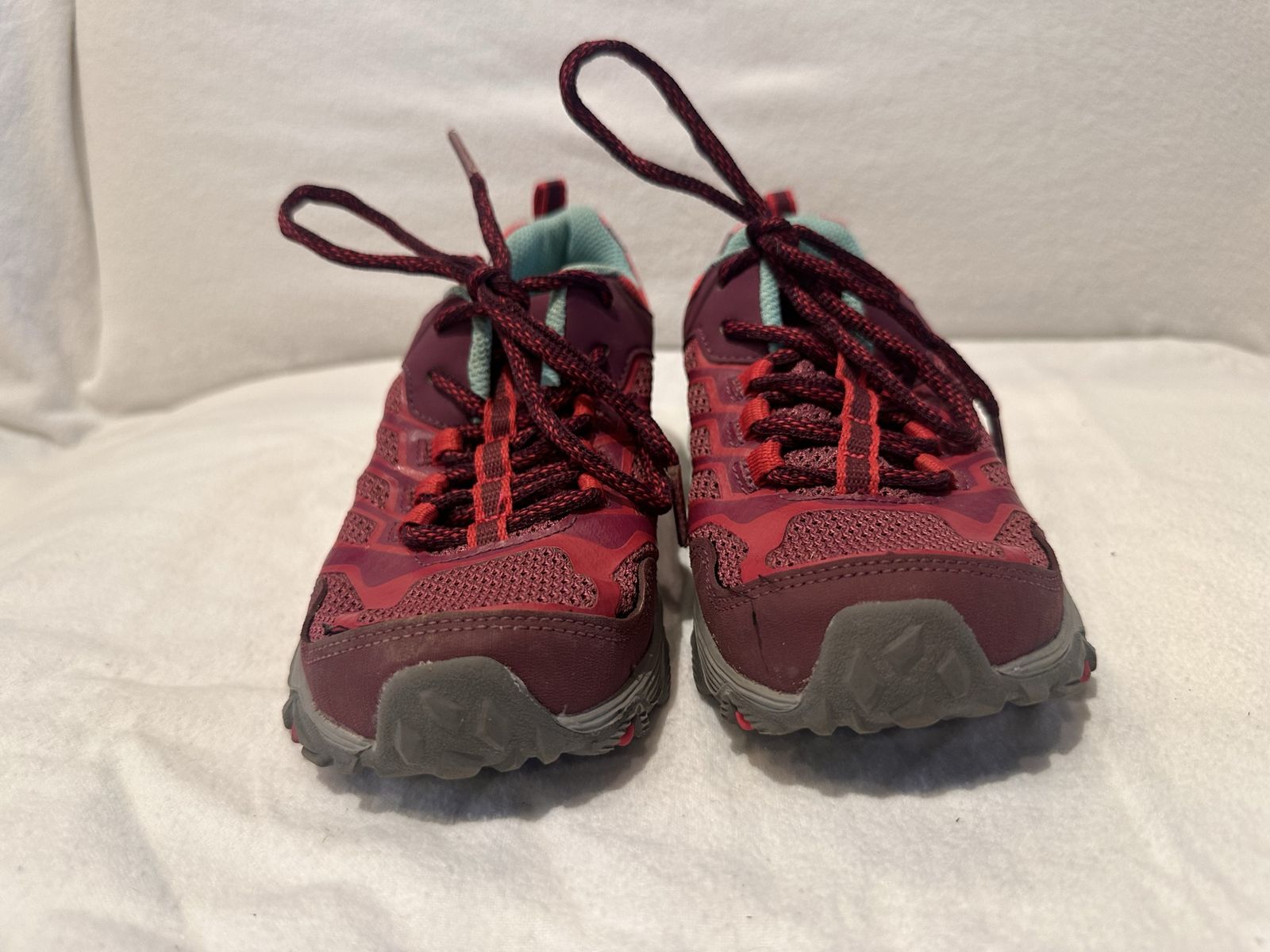 Merrell youth size 1.5 ML-G Moab plum/hot pink waterproof, hiking shoes