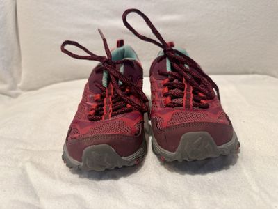 Merrell youth size 1.5 ML-G Moab plum/hot pink waterproof, hiking shoes