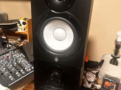 Yamaha HS7 Powered Studio Monitor Speakers - Pair, Black, Excellent Condition