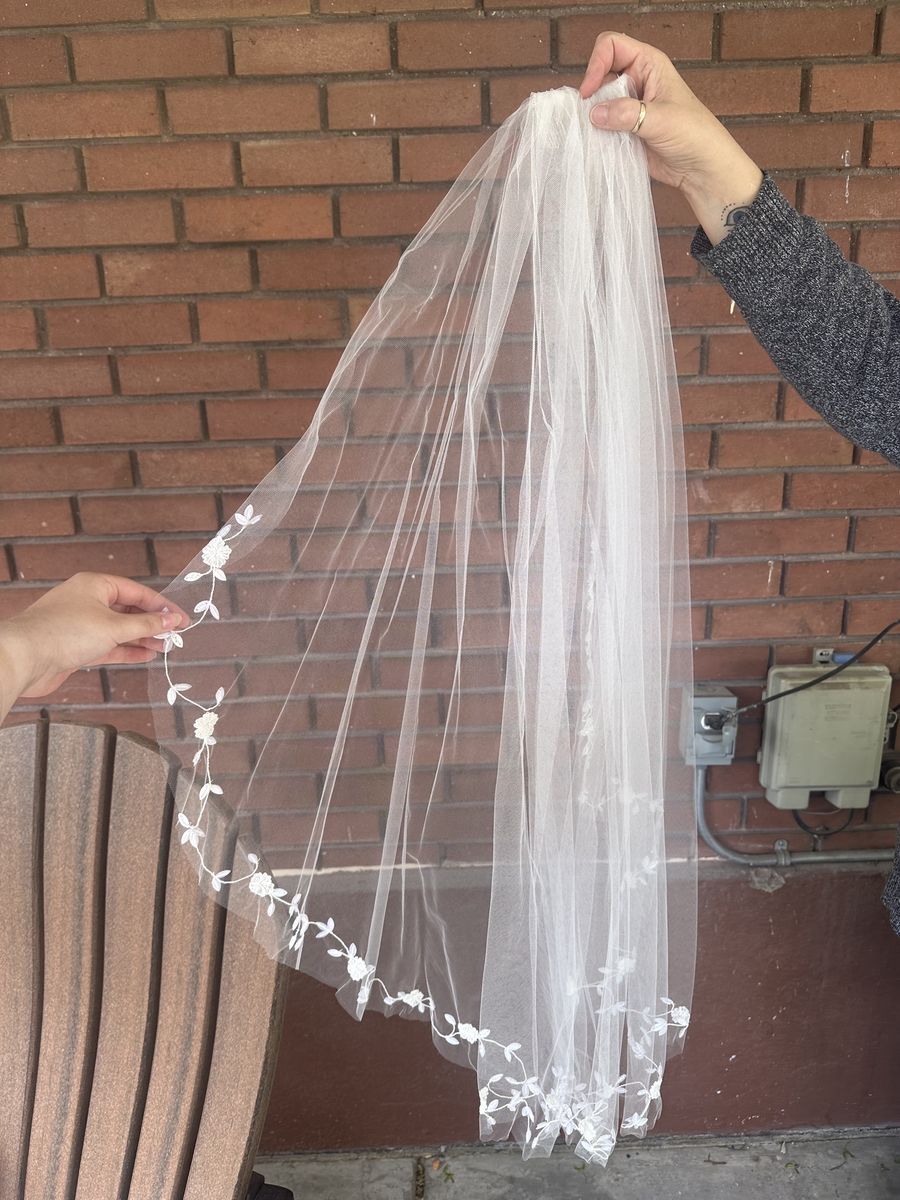 Never Worn Wedding Veil