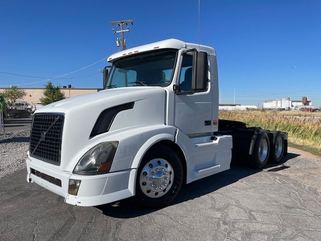 2006 Volvo Day Cab